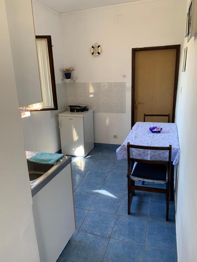 Apartmani Ficurin Starigrad Paklenica Exteriör bild