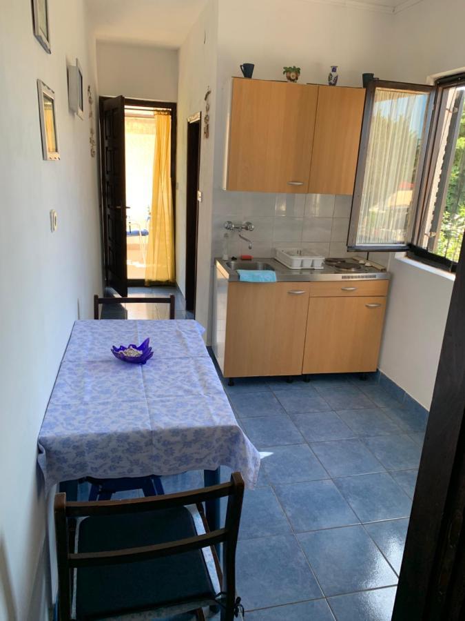 Apartmani Ficurin Starigrad Paklenica Exteriör bild