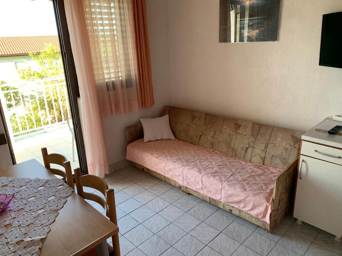 Apartmani Ficurin Starigrad Paklenica Exteriör bild