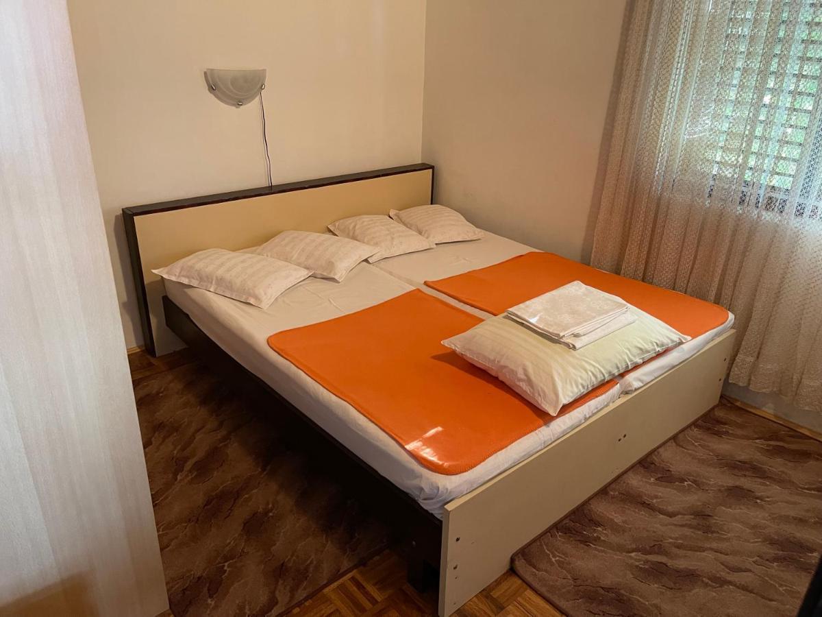 Apartmani Ficurin Starigrad Paklenica Exteriör bild