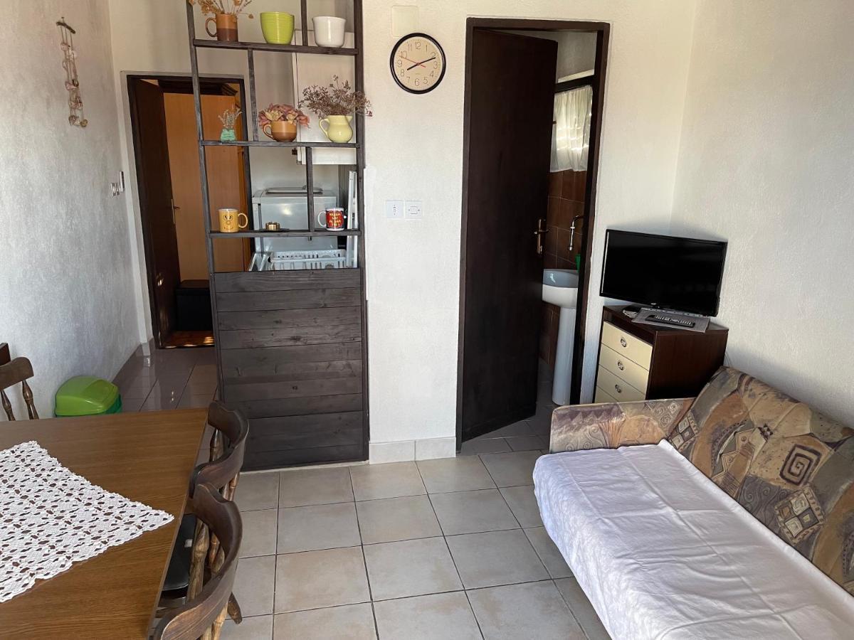 Apartmani Ficurin Starigrad Paklenica Exteriör bild