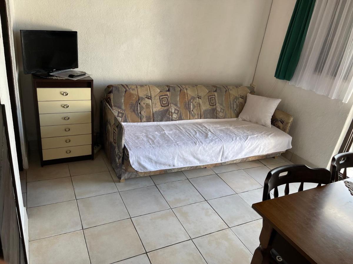 Apartmani Ficurin Starigrad Paklenica Exteriör bild