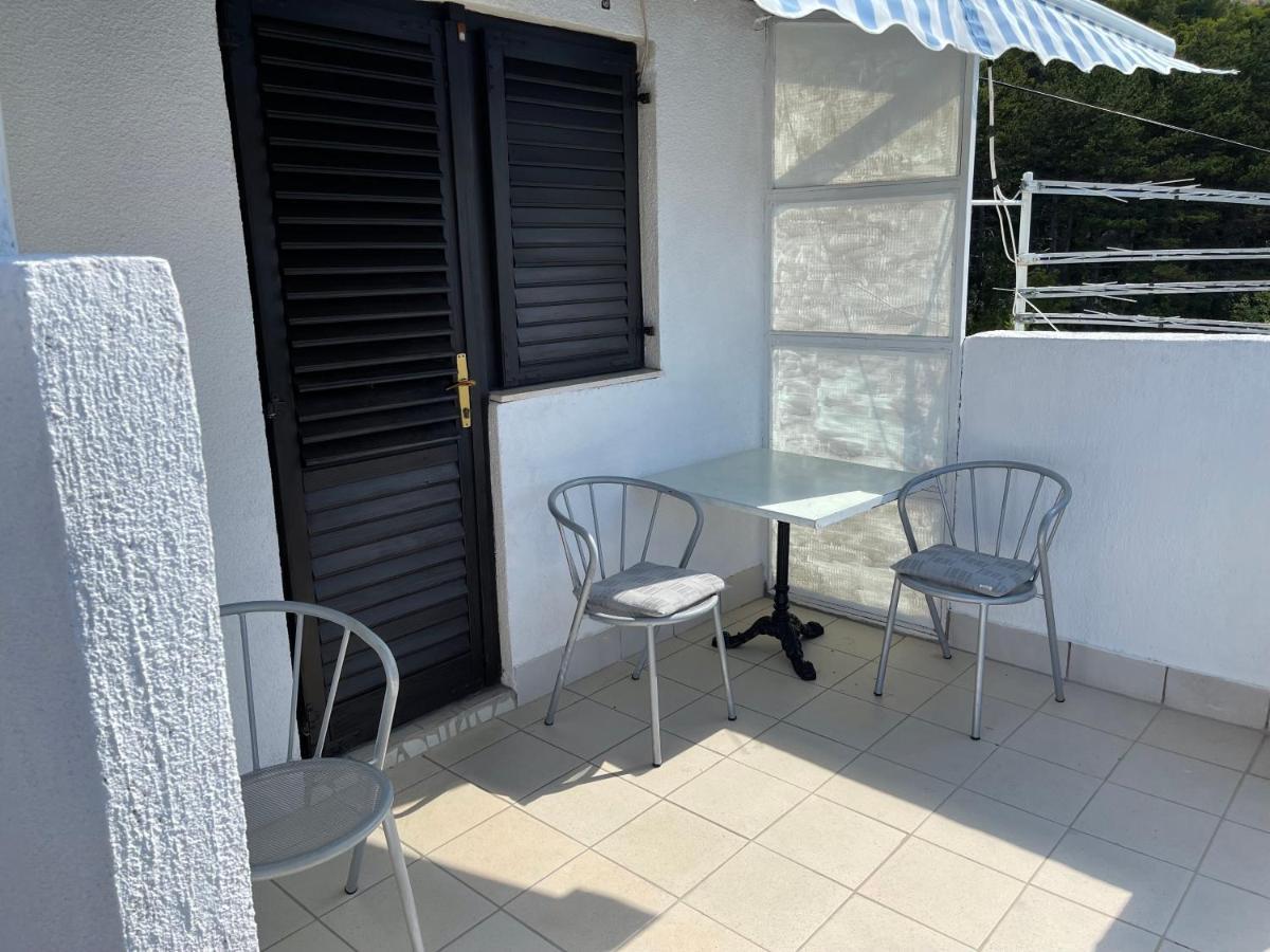 Apartmani Ficurin Starigrad Paklenica Exteriör bild