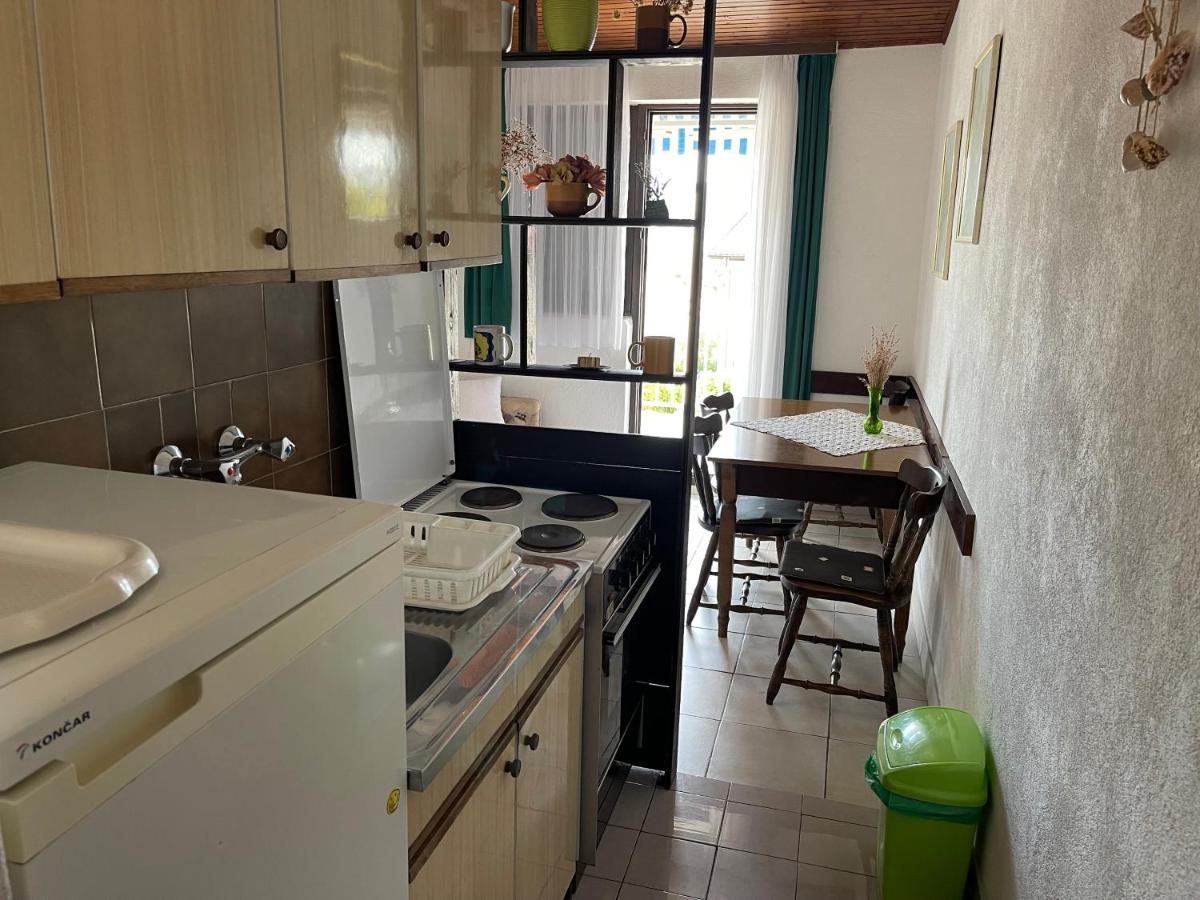 Apartmani Ficurin Starigrad Paklenica Exteriör bild